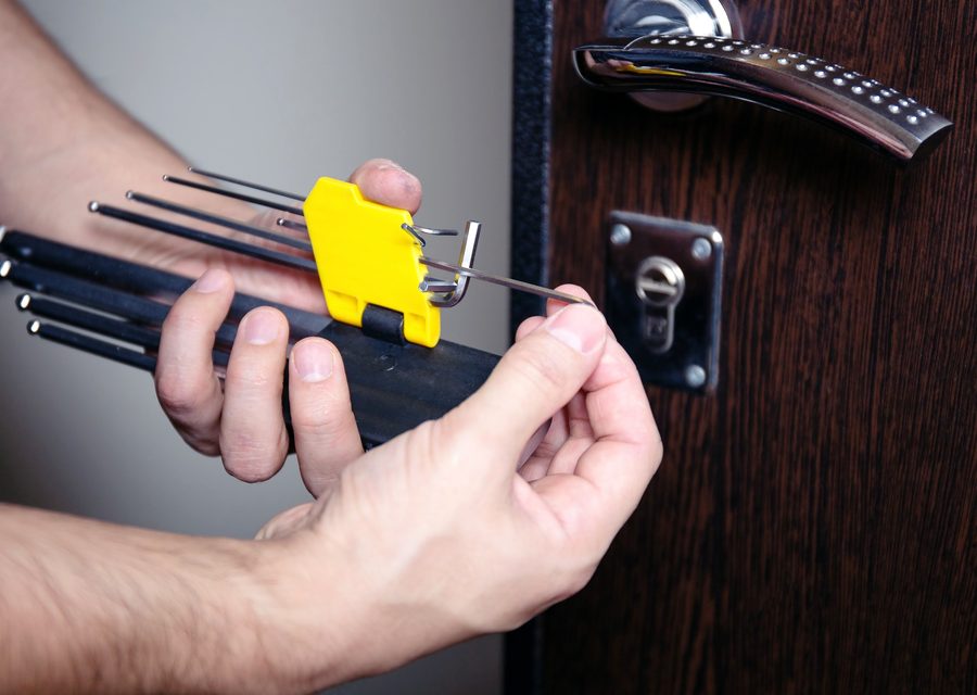 Emergency locksmith service near Bristol