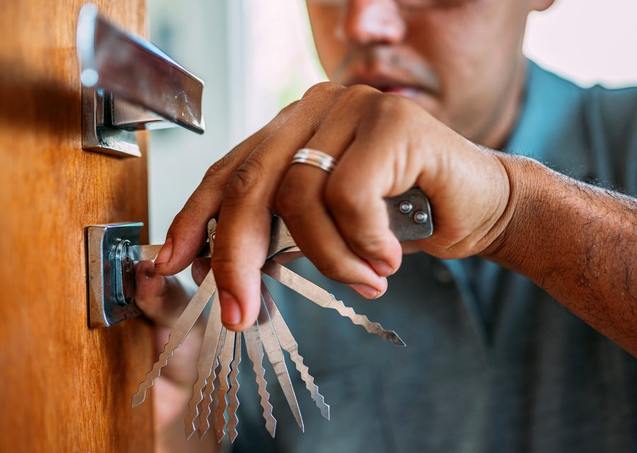 Emergency locksmith service near Orland Park