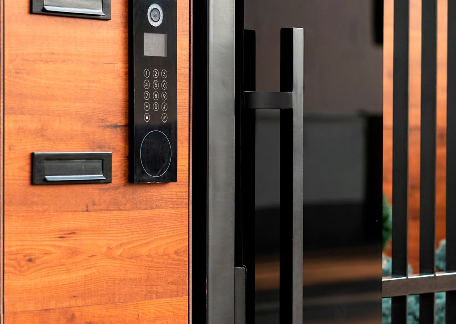 Emergency locksmith service near Rogers