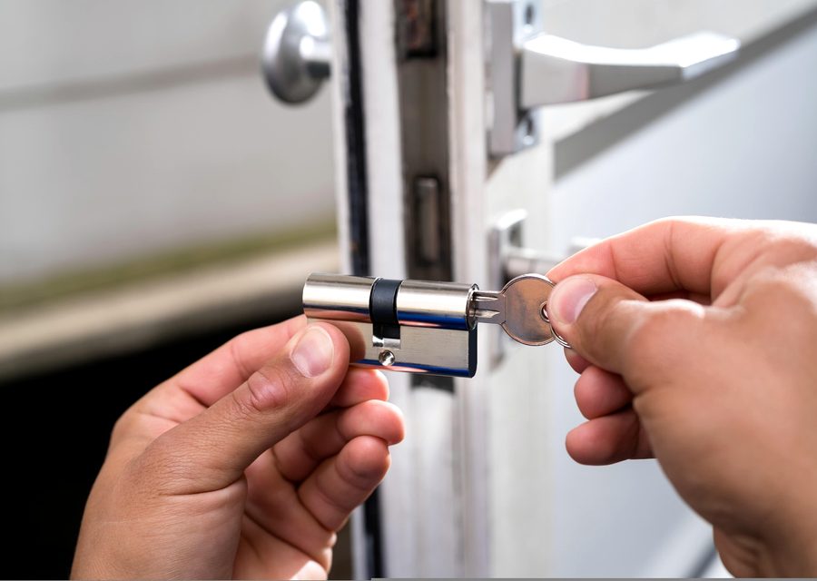Emergency locksmith service near Lakewood