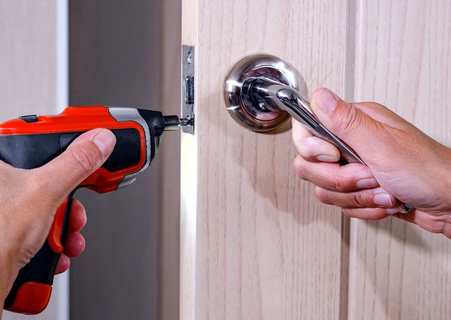 Emergency locksmith service near Oviedo