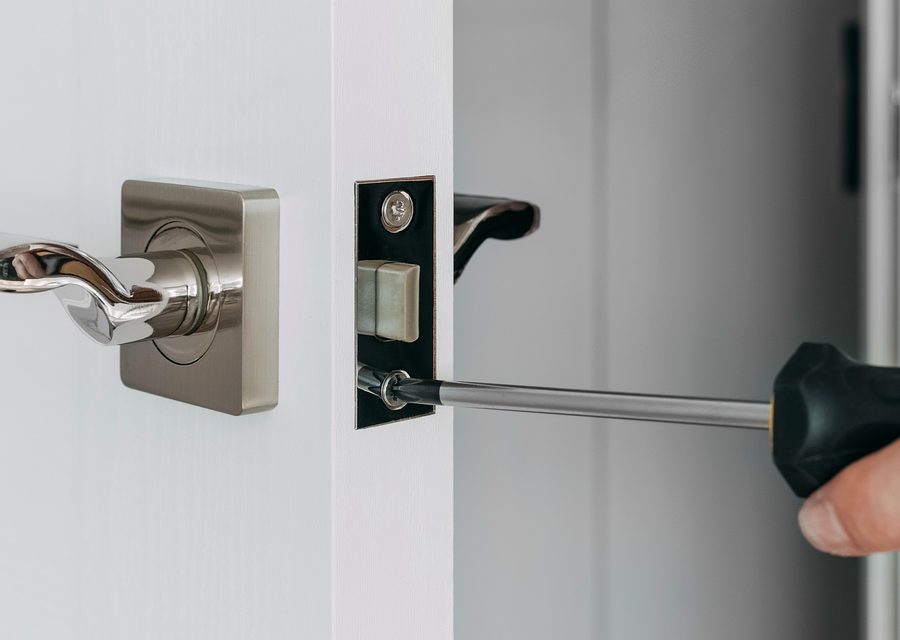 Emergency locksmith service near Metairie