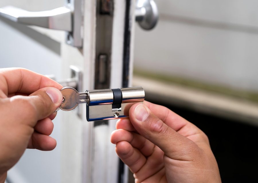 Emergency locksmith service near Renton