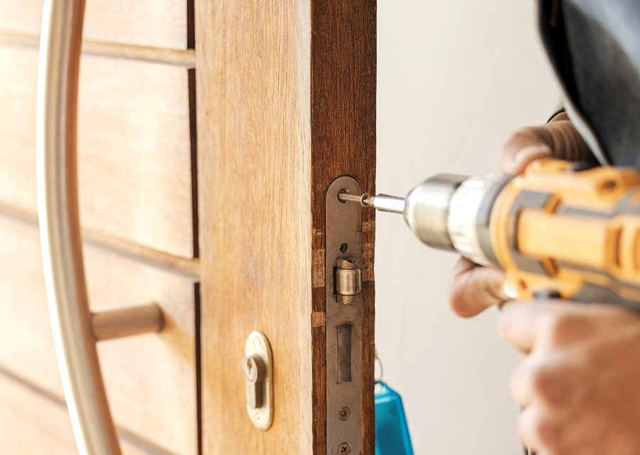 Emergency locksmith service near Renton