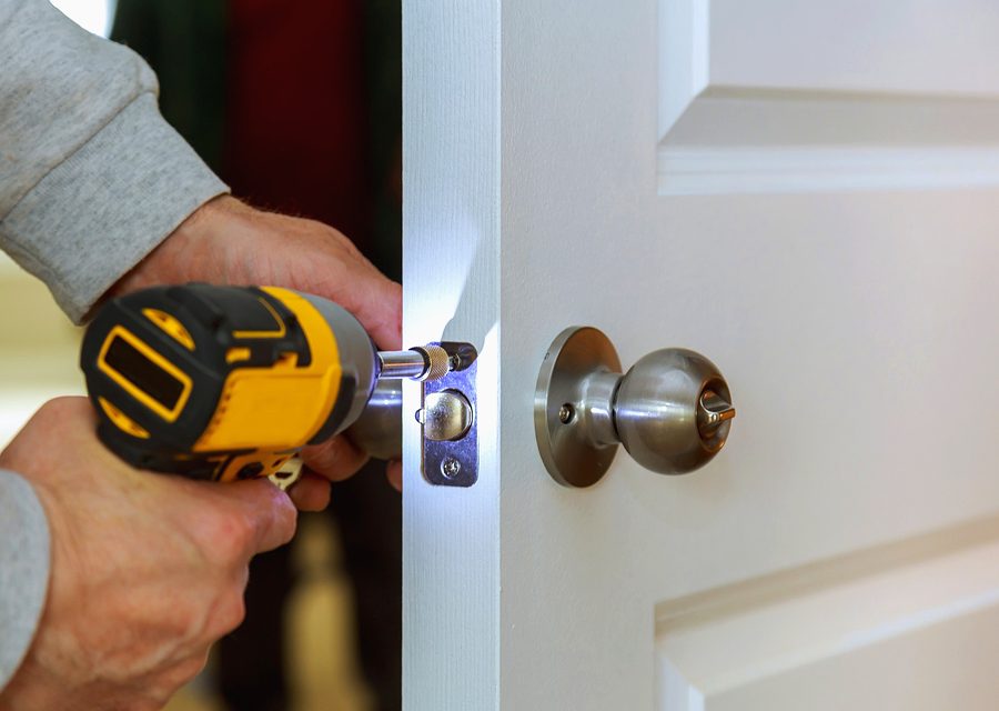 Emergency locksmith service near Tucson