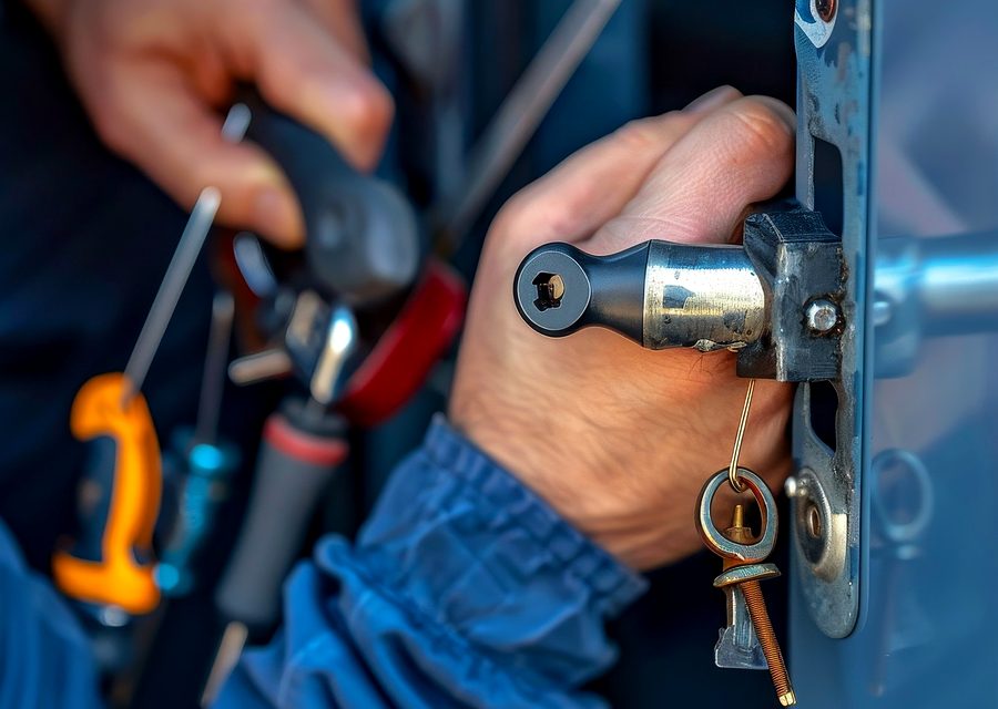 Emergency locksmith service near Los Angeles
