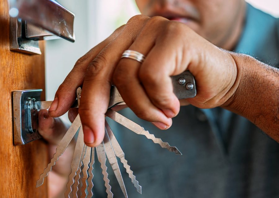 Emergency locksmith service near Rosemont
