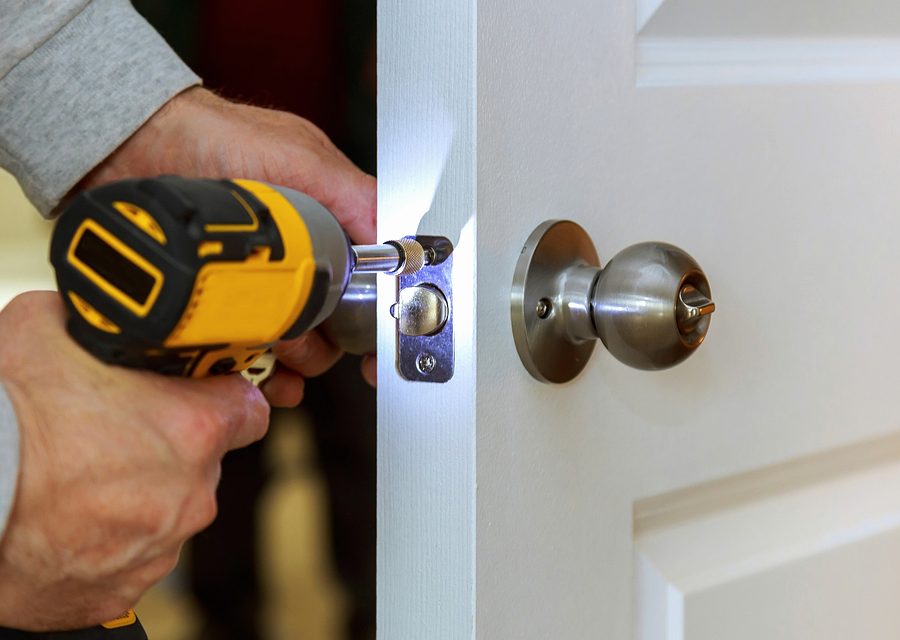 Emergency locksmith service near Kirkland