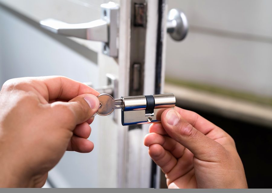Emergency locksmith service near Saugus