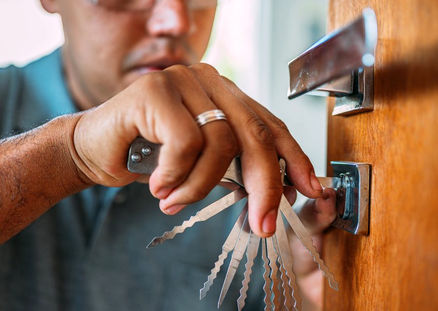 Emergency locksmith service near Ontario