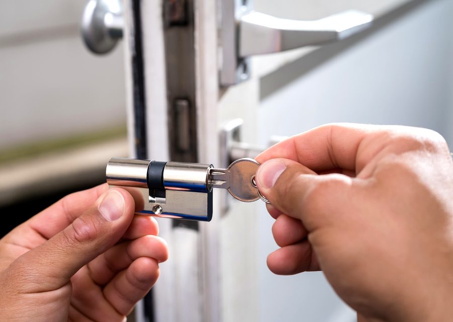 Emergency locksmith service near North Apollo