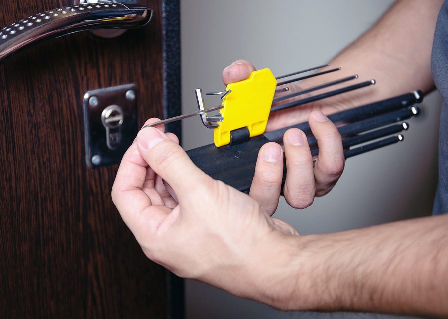 Emergency locksmith service near Edina