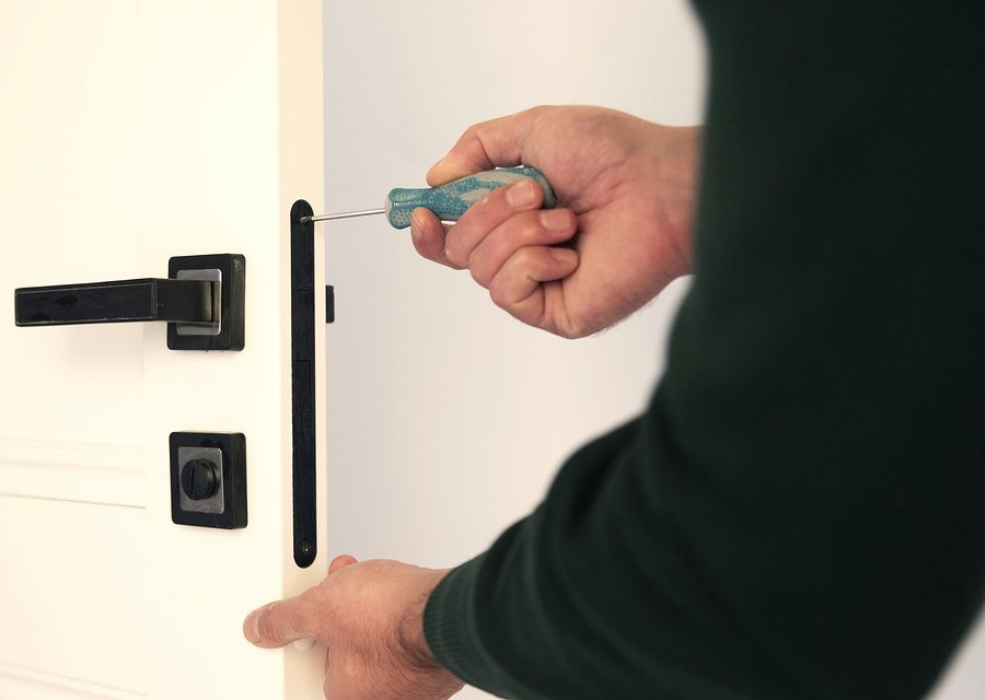 Emergency locksmith service near Edison