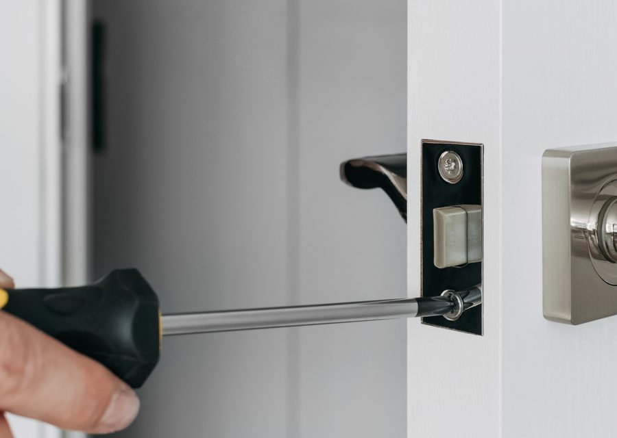 Emergency locksmith service near Brentwood