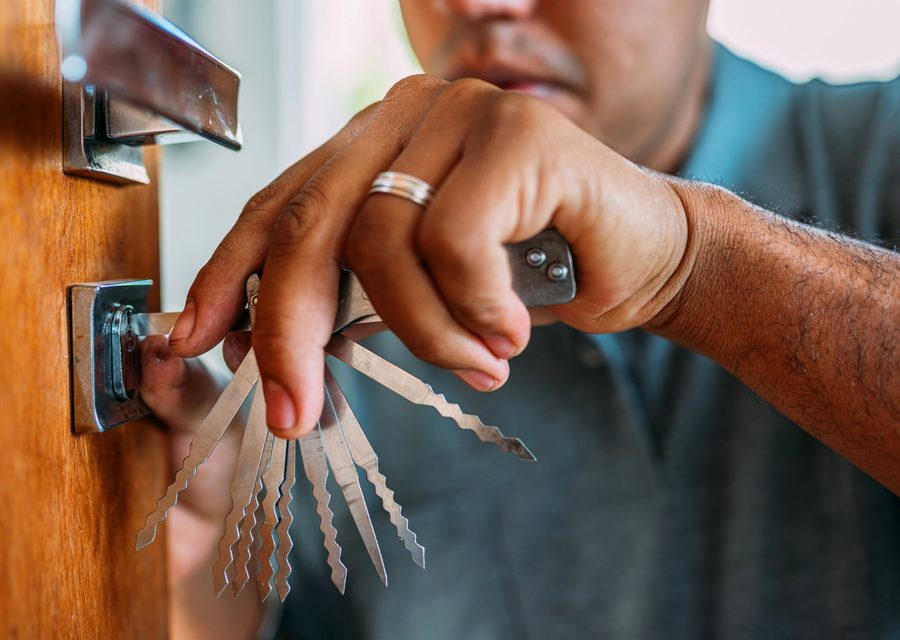 Emergency locksmith service near Puyallup