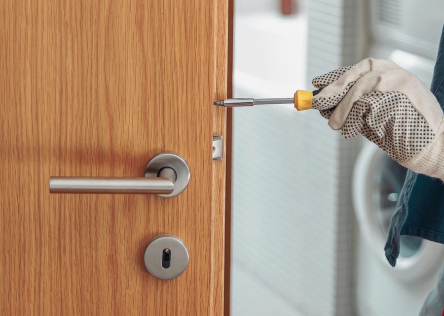 Emergency locksmith service near Springfield