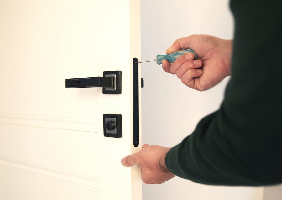 Emergency locksmith service near Miramar