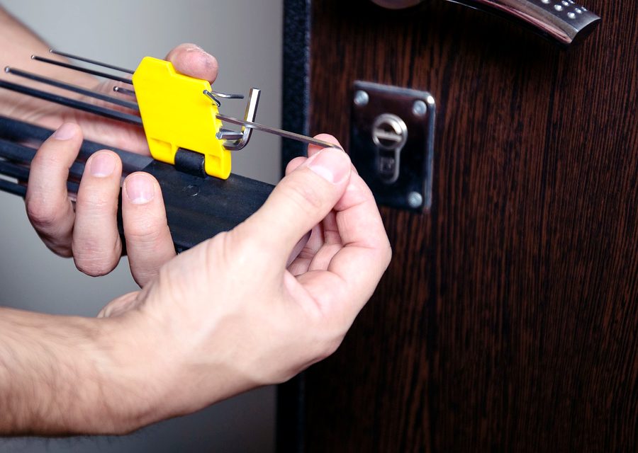 Emergency locksmith service near Ballwin