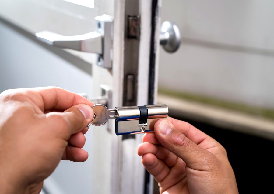 Emergency locksmith service near Parma