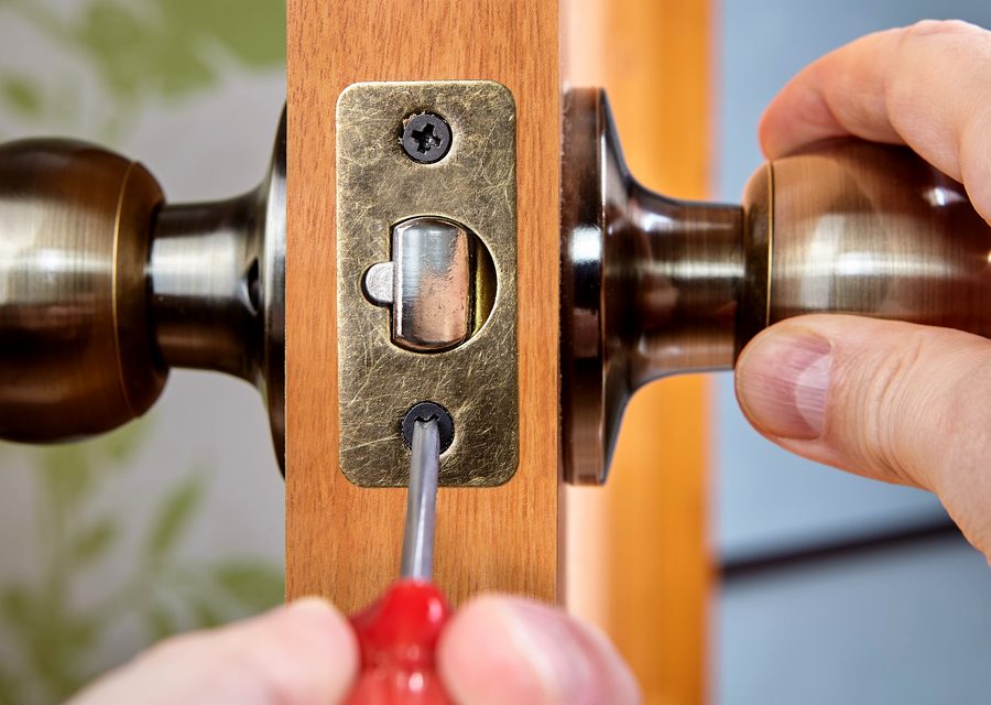 Emergency locksmith service near Miami