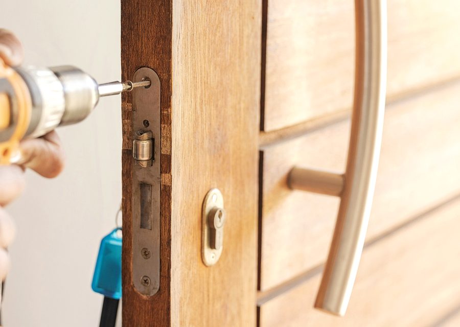 Emergency locksmith service near Los Angeles