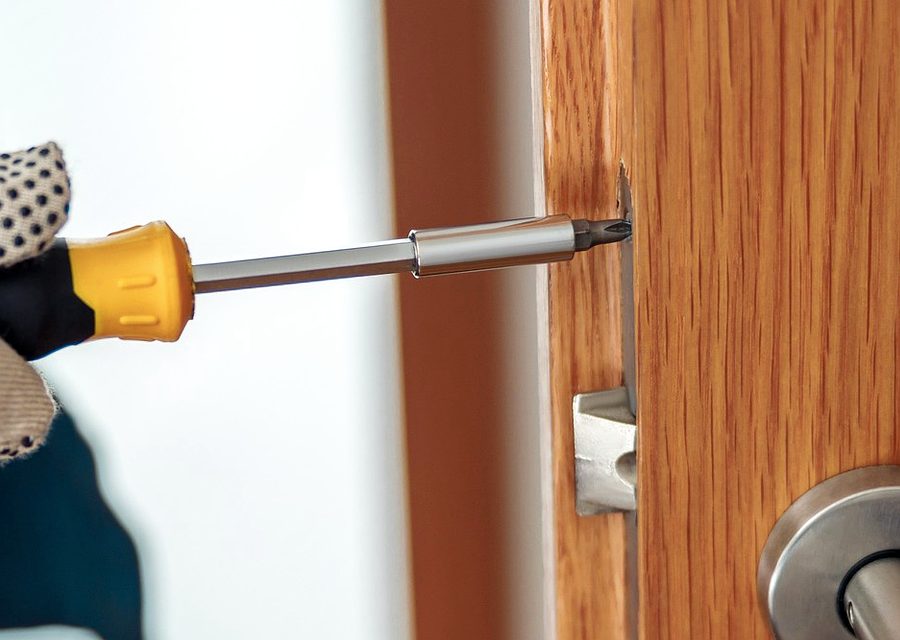 Emergency locksmith service near Cambridge
